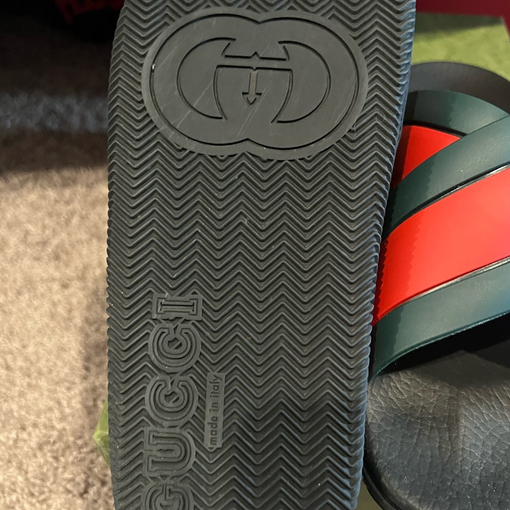 Gucci Women's Black and Red Slide Sandals - Picture 9 of 11